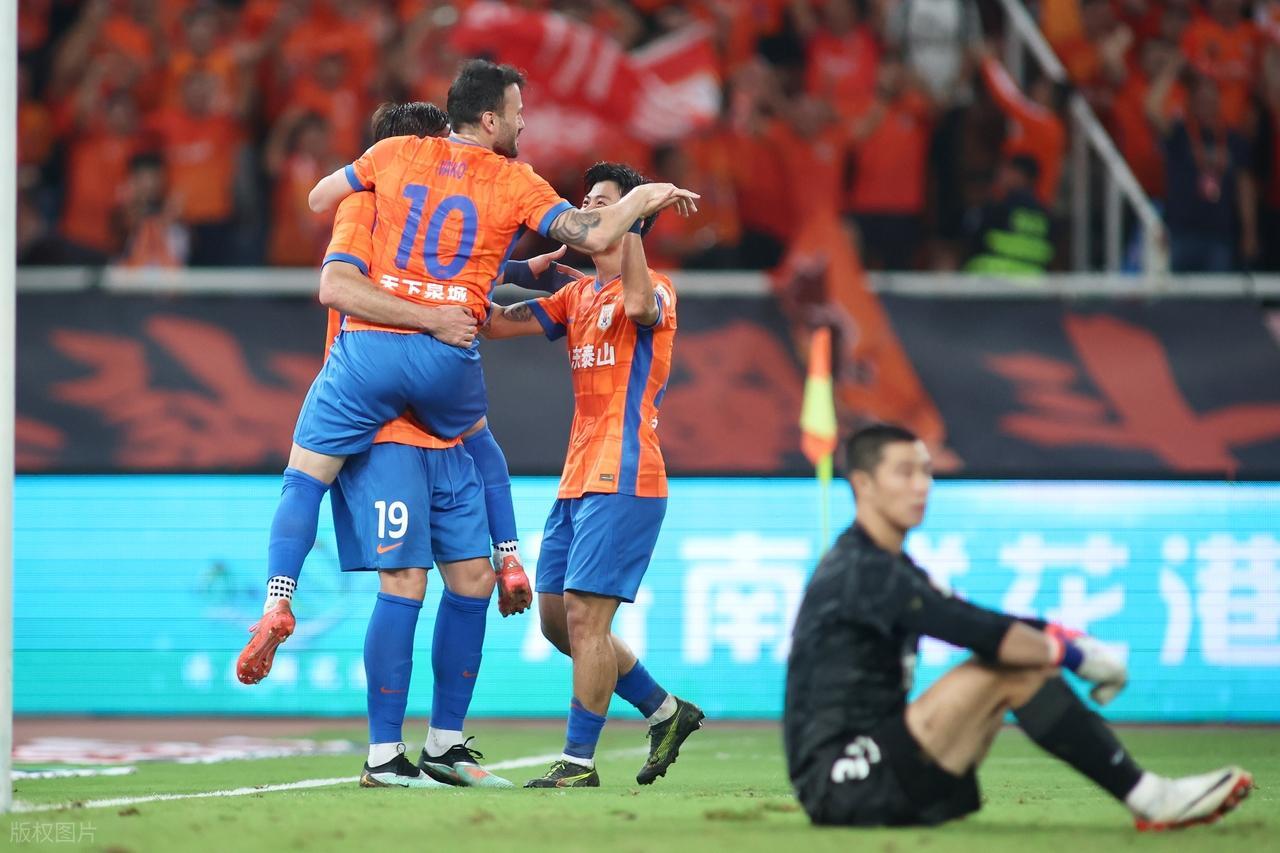 巴力斯塔和郭田雨身现奥体， 韩鹏激活瓦科可转正，瓦科可以续约